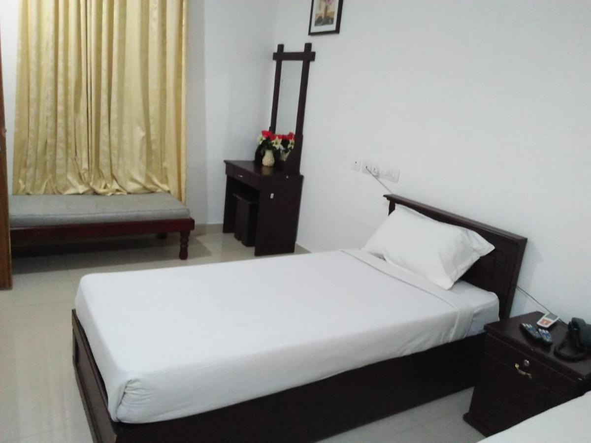 Mp Residancy Hotel Perintalmanna Exterior photo
